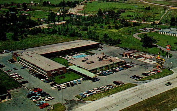 Holiday Inn - Southfield (Radisson Hotel Southfield-Detroit) - Pre-Tower Version (newer photo)